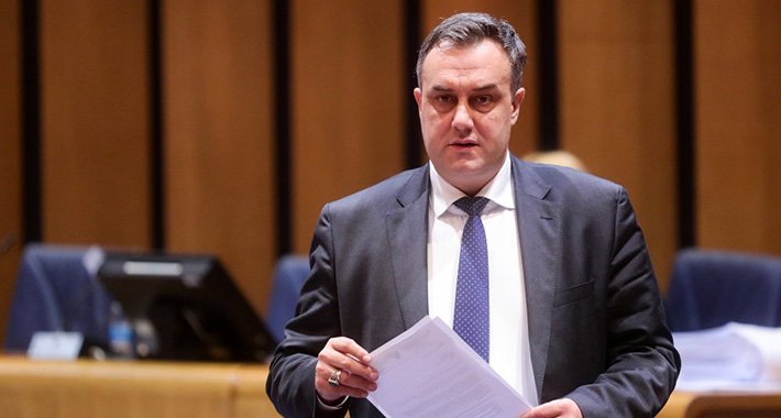 Asim Sarajlić podnio brojne ostavke, ali ne odriče se fotelje delegata