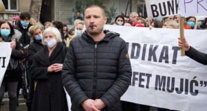 Vuković: Sramotno je da o ponudi Vlade HNK saznajemo iz medija