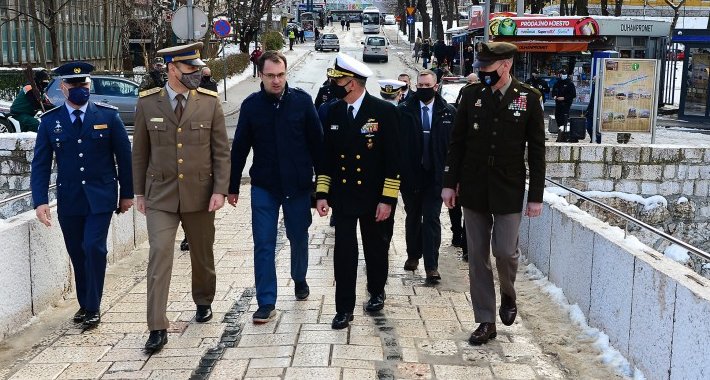 Admiral Burke u prvoj posjeti Sarajevu, Prištini i Beogradu