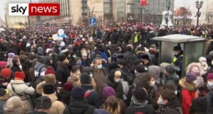 Velika Britanija poziva Rusiju da oslobodi učesnike mirnih demonstracija