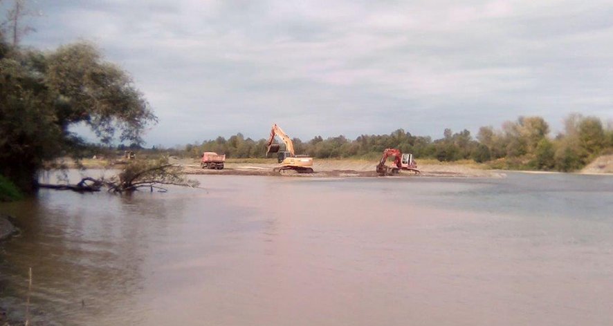 Federalna vodna inspekcija zaustavila nezakonito vađenje šljunka iz rijeke Save