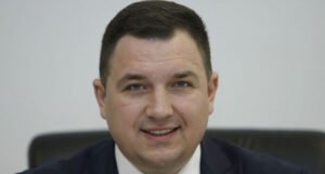 Bivši državni ministar Miloš Lučić ostaje u pritvoru