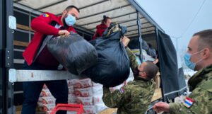 Crveni križ FBiH uručio donaciju vrijednu oko 38.000 KM za pomoć nastradalim u zemljotresu