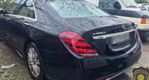 Pronađen skupocjeni Mercedes ukraden u Njemačkoj, uhapšene dvije osobe