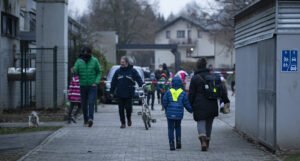 U Sloveniji broj novozaraženih i dalje raste, epidemiolozi za novo zatvaranje
