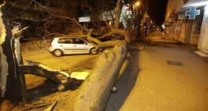 Upaljen alarm: Dijelove BiH će pogoditi snažan vjetar brzine do 50 kilometara na sat