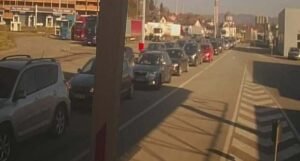 Velike gužve na graničnim prijelazima, građani BiH hrle u Beograd na vakcinaciju (FOTO)