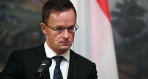 Mađarski ministar Sijarto u posjeti BiH, uručuje donaciju PCR testova