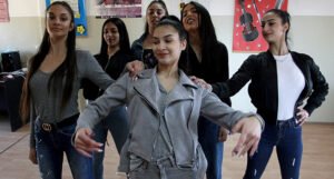Prvi ženski romski bend na svijetu: Djevojke pjesmama odgovaraju od rane udaje