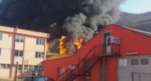 U Hrasnici izbio veliki požar, gori hala firme “Alternativa”
