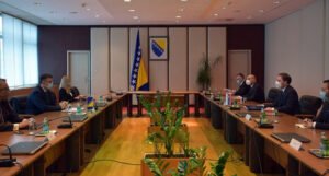 Tegeltija i Selaković: Organizirati zajedničke sjednice Vijeća ministara i Vlade Srbije
