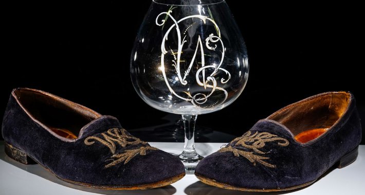 Churchillove papuče prodate za 32.000 funti