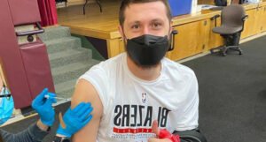 Vakcinisao se Jusuf Nurkić i poručio: Ne mogu živjeti u strahu