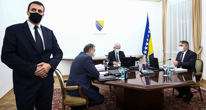 Dodik, Komšić i Džaferović s generalnim direktorom WHO-a: “Hoćemo vakcine, platili smo”