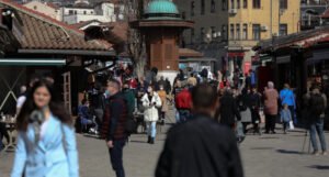 Raste broj zaraženih u Sarajevu, građani sve manje poštuju mjere zaštite