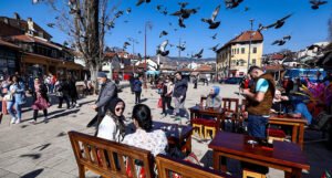 Od danas blaže mjere u Sarajevu: Otvaraju se bašte kafića, teretane, wellness i spa centri…