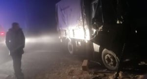 Težak sudar dva kamiona, jedan od vozača izgubio život