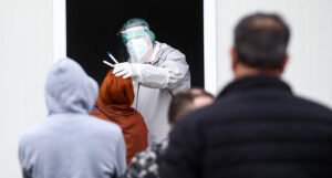 U Kantonu Sarajevo umrlo 16 osoba, skoro svaki treći testirani je zaražen
