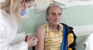 Počela vakcinacija starih osoba u ustanovama zajedničkog stanovanja u ZDK-u