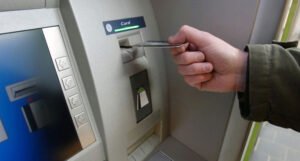 Šta će se desiti ukoliko zaboravite uzeti novac sa bankomata?