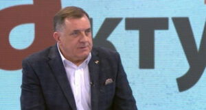 Dodik najavio moguće povećanje plata zdravstvu, policiji i prosvjeti