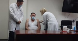 Iako je prebolovao koronu, Dodik se vakcinisao