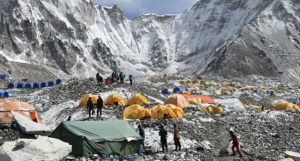 Koronavirus dosegnuo i najviši svjetski vrh Mount Everest