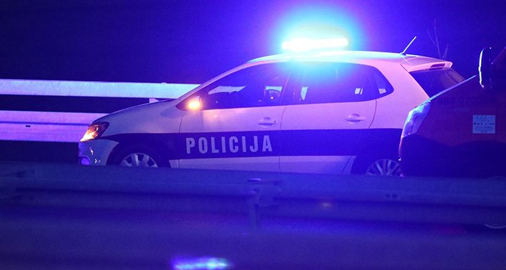 Tokom noći bačena eksplozivna naprava u Mostaru, oštećeni automobili