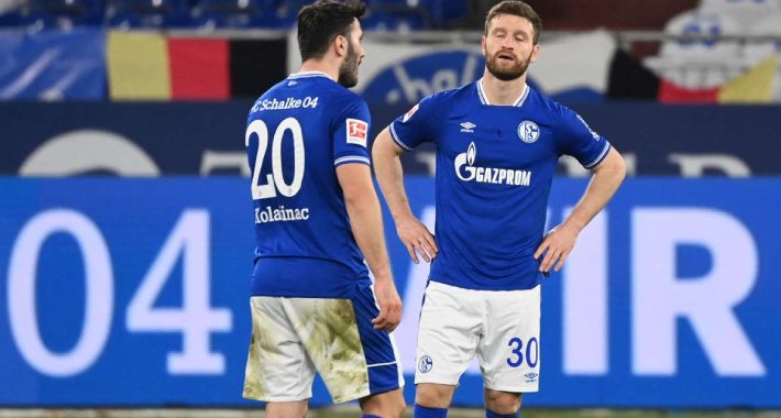 Schalke ispao iz Bundeslige nakon 30 godina, navijači gađali igrače jajima