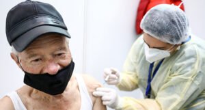 U Kantonu Sarajevo jučer dato 2.515 doza vakcina, i danas u Zetri vakcinacija
