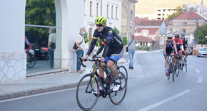 Sanjin Memić započeo biciklistički maraton iz Mostara ka Srebrenici