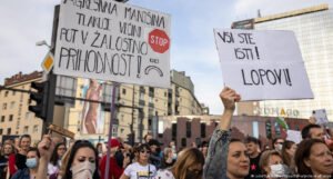 Hiljade Slovenaca tražilo ostavku vlade i vanredne izbore