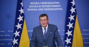 Vojin Mitrović podnio ostavku na mjesto ministra, kaže da je poslušao Dodika