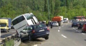 Deset povrijeđenih u saobraćajnoj nesreći kod Beograda