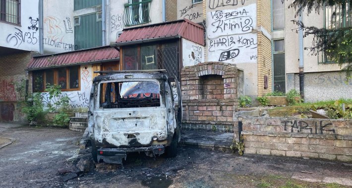 Na Vojničkom polju u Sarajevu noćas izgorio automobil