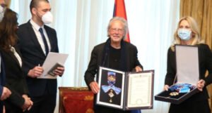 Nakon Karadžića, Mladića, Krajišnika… “orden Republike Srpske na lenti” dodijeljen i nobelovcu Handkeu
