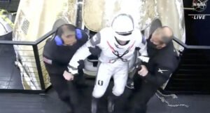 Astronauti se vratili iz svemira u kapsuli Elona Muska