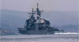 Američki ratni brod ispalio hice upozorenja prema iranskim plovilima