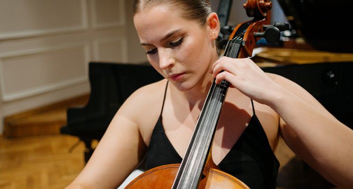 Recital violončelistice Selme Hrenovice na “Majskim muzičkim svečanostima”
