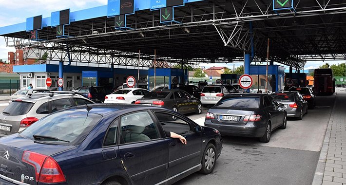 Pojačan promet vozila na izlazu iz BiH, evo gdje su najveće gužve