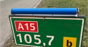 Znate li zašto u Nizozemskoj postavljaju valjke na saobraćajne znakove?