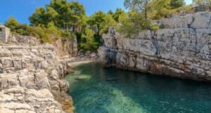 Vlasnik vile u Hrvatskoj tjerao ženu sa plaže, pa dobio loše recenzije
