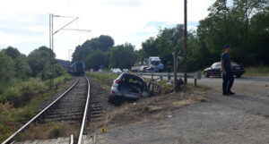 Sudarili se automobil i voz na pružnom prelazu, ima povrijeđenih