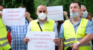 Protest zdravstvenih radnika u Sarajevu: Tražimo okončanje 28 mjeseci agonije