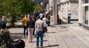 U Sloveniji upozorenja na novi val, ukidaju besplatno testiranje