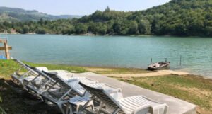 Tragedija kod Teočaka: Utopio se 16-godišnjak u umjetnom jezeru
