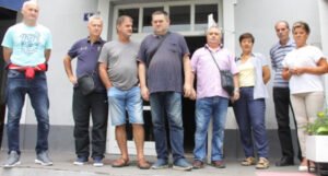 Petnaestak penzionera zeničkih rudnika počeli štrajk glađu