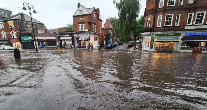 Poplavljene bolnice u Londonu evakuiraju pacijente, brojne ceste zatvorene