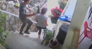 Užasne scene iz Splita: Brutalno napao dvije žene, objavljene obje snimke