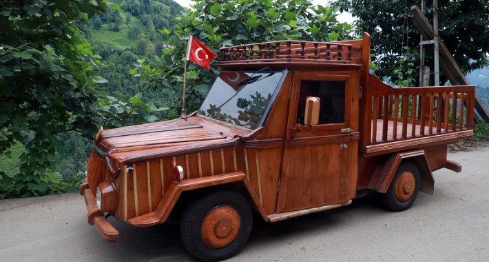 Stolar od starog automobila napravio drveni kamionet